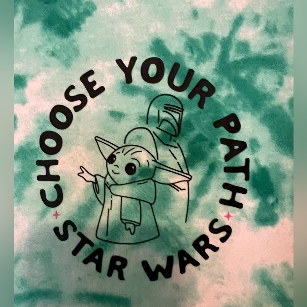🪐 NWT! Star Wars Mandolorian Grogu Tie Dye Shirt